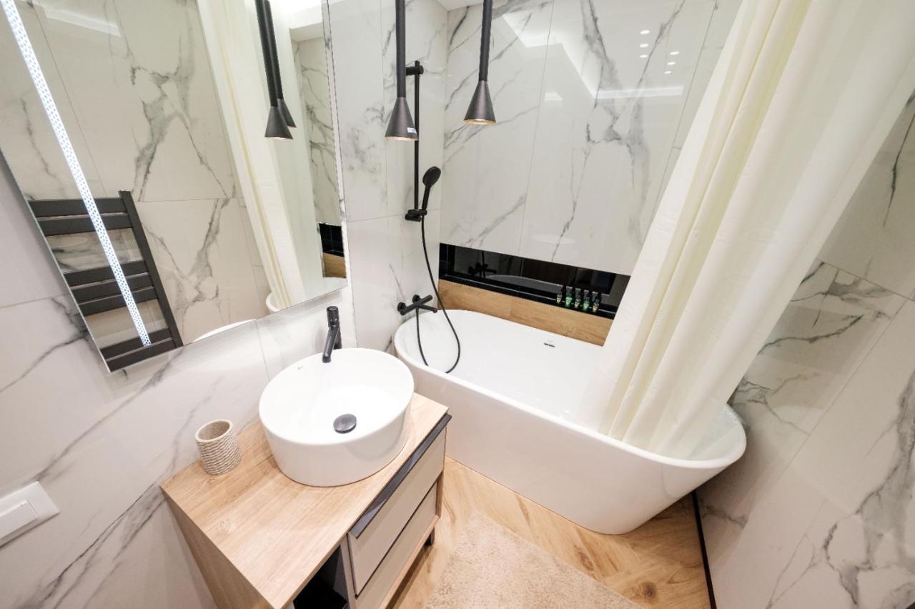 Brand New Luxury Apartment In The Heart Of ブラショフ エクステリア 写真