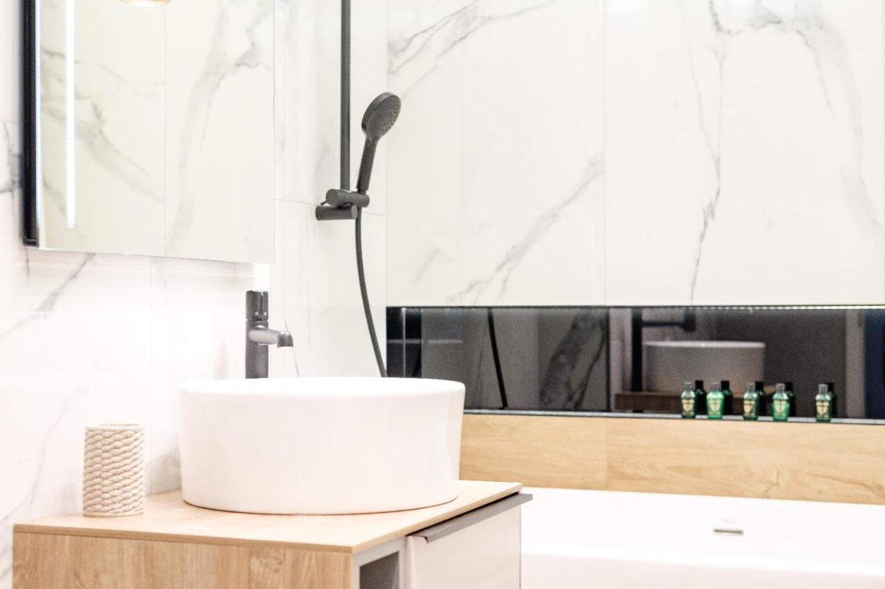 Brand New Luxury Apartment In The Heart Of ブラショフ エクステリア 写真