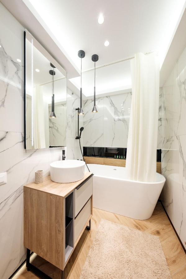 Brand New Luxury Apartment In The Heart Of ブラショフ エクステリア 写真